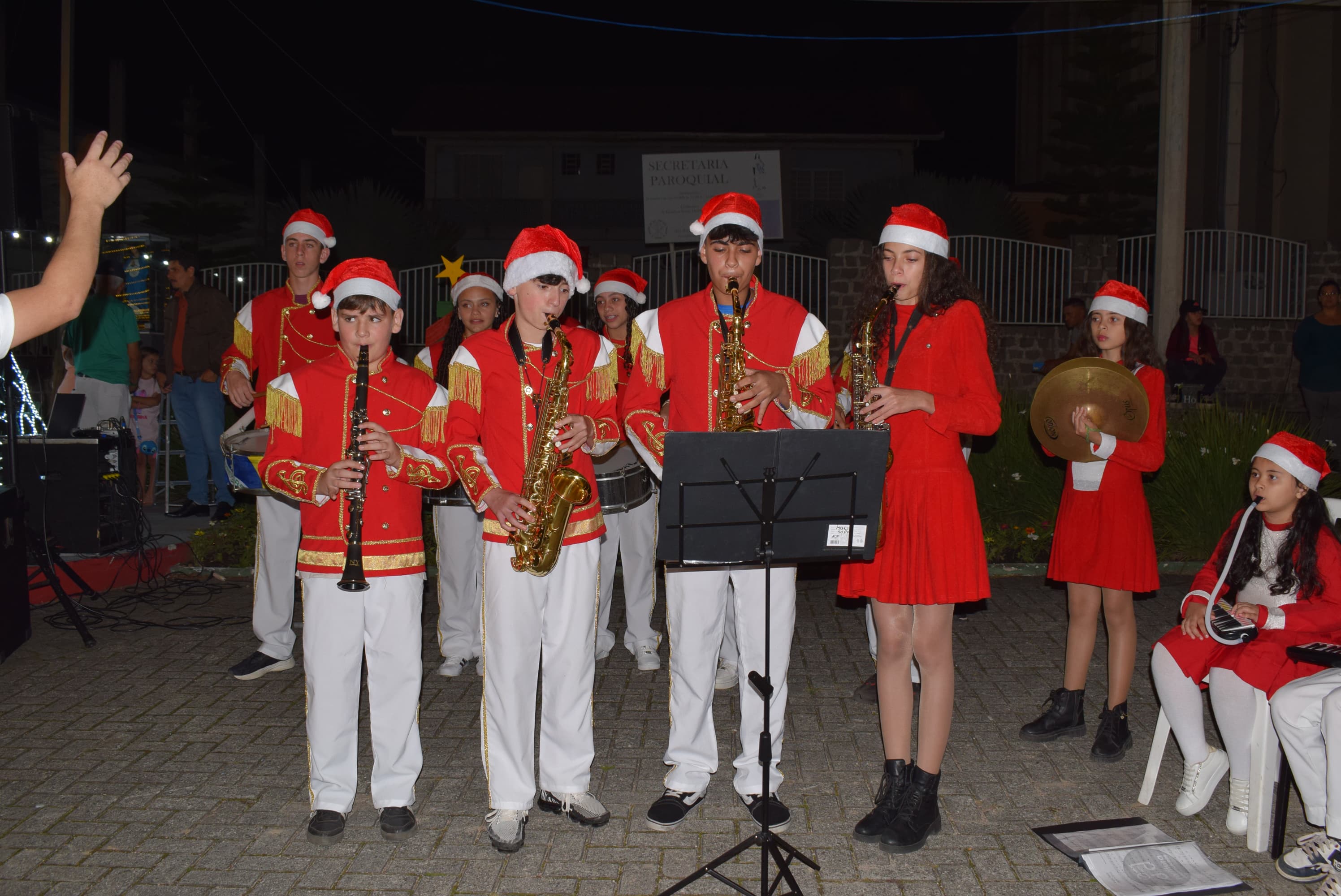 Natal Encantado deu abertura nesta sexta-feira 