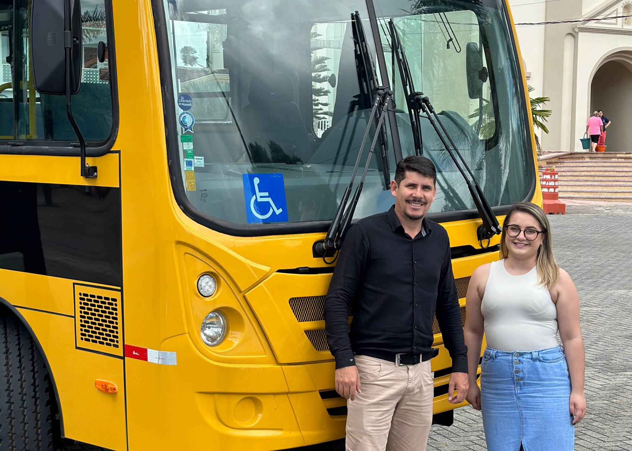 Agudos do Sul Recebe Novo Ônibus Escolar de R$ 500 Mil