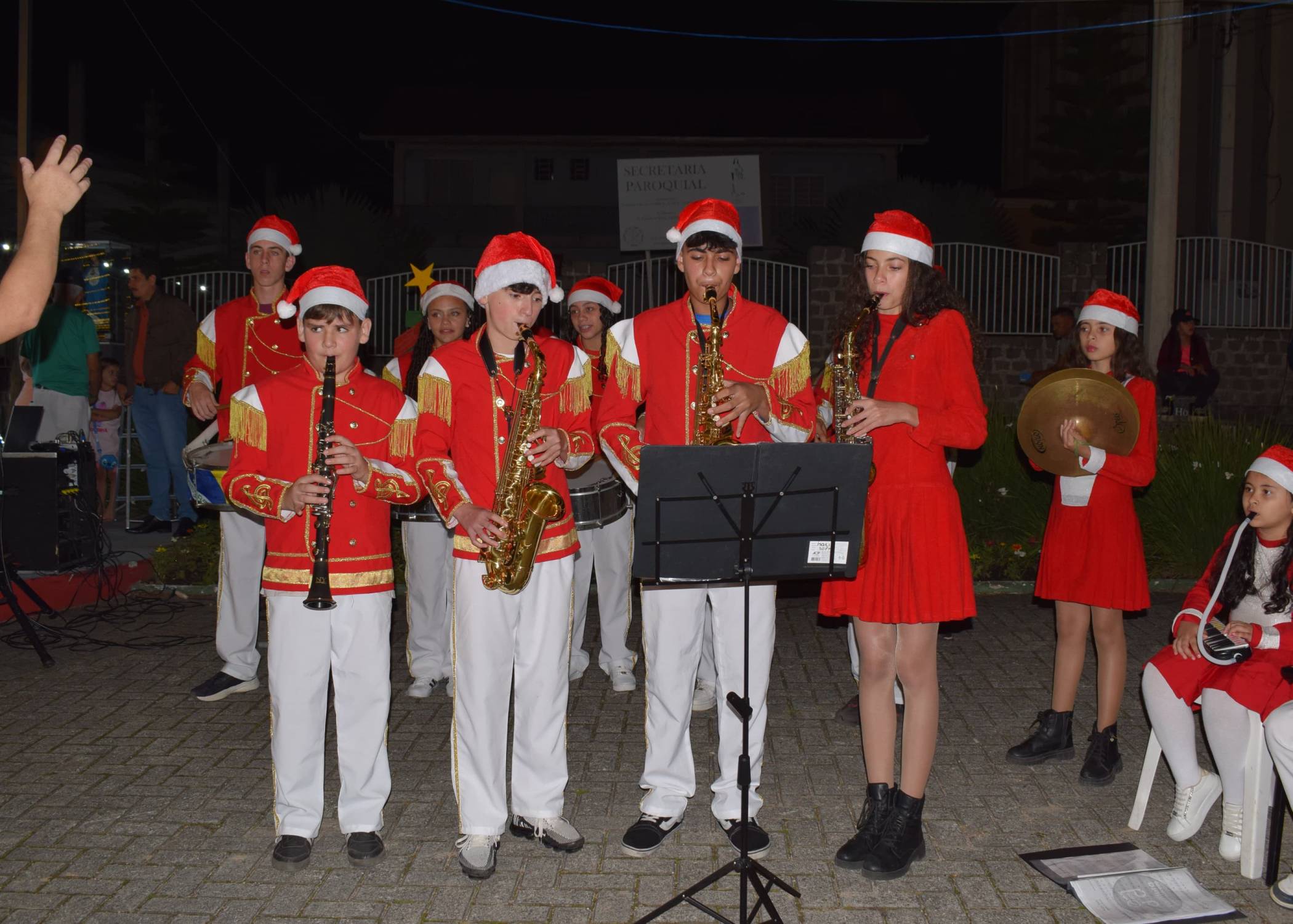 Natal Encantado deu abertura nesta sexta-feira 